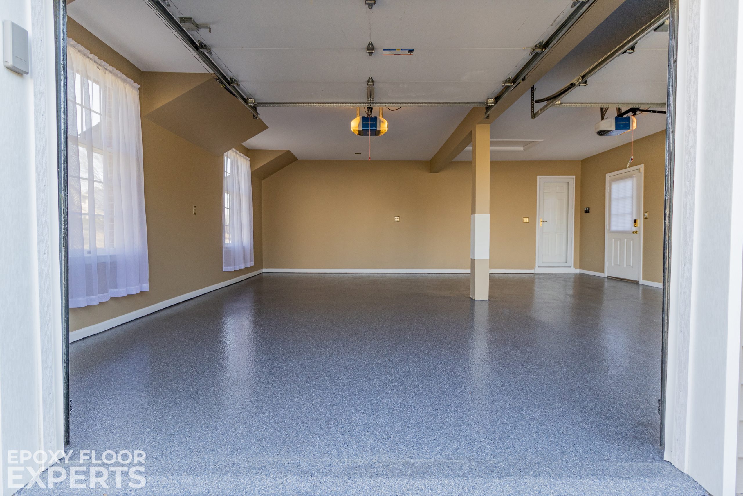 Durable flake epoxy in residential garage 
